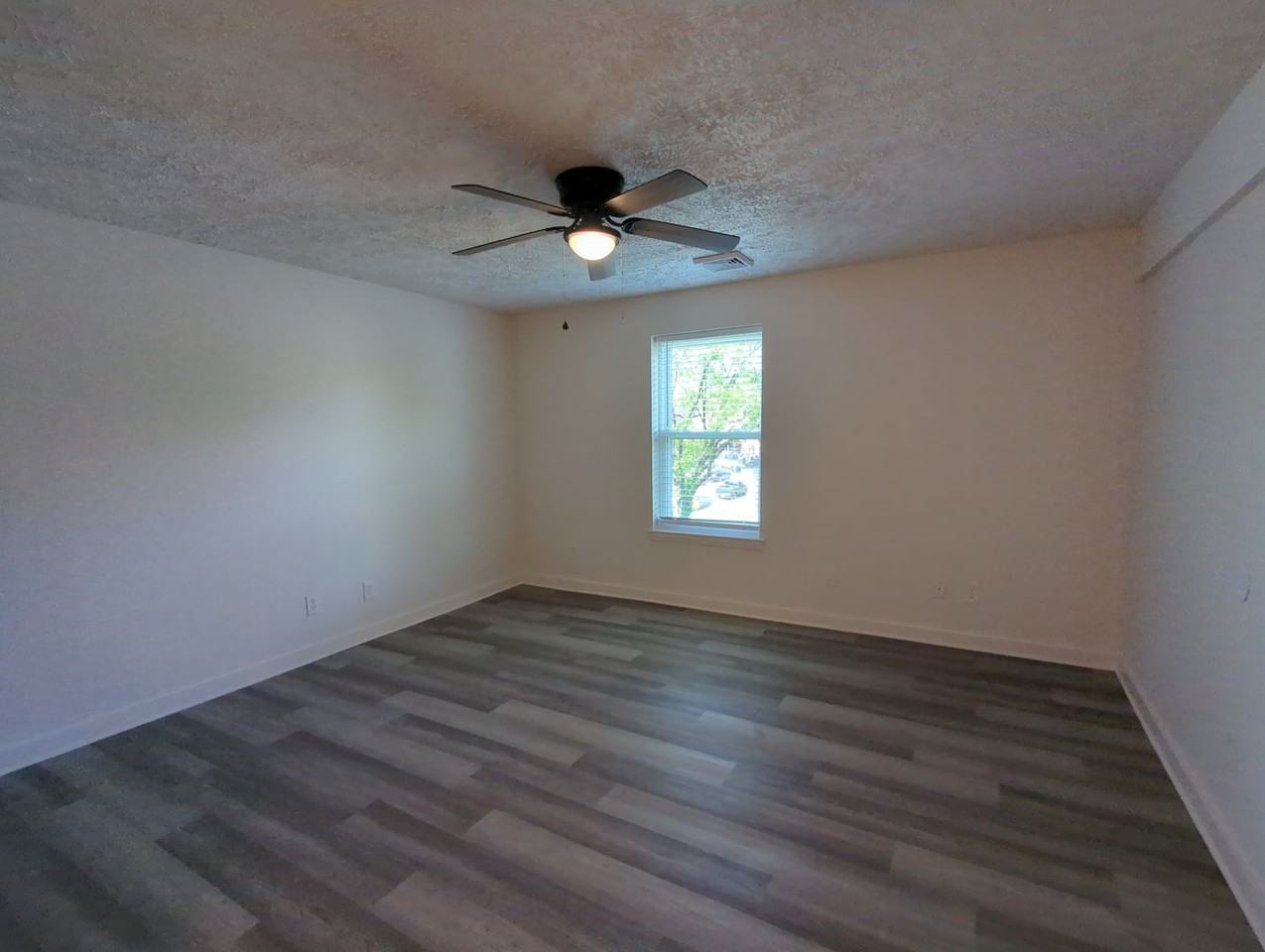 2015 Duncan Ave #B - Photo 6 of 15