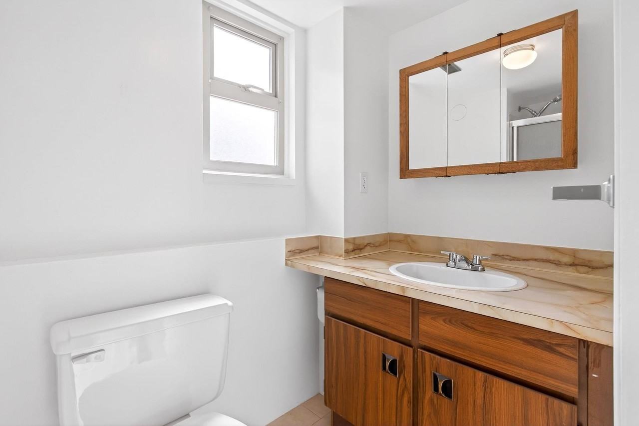 925 Merritt Street - Photo 7 of 14