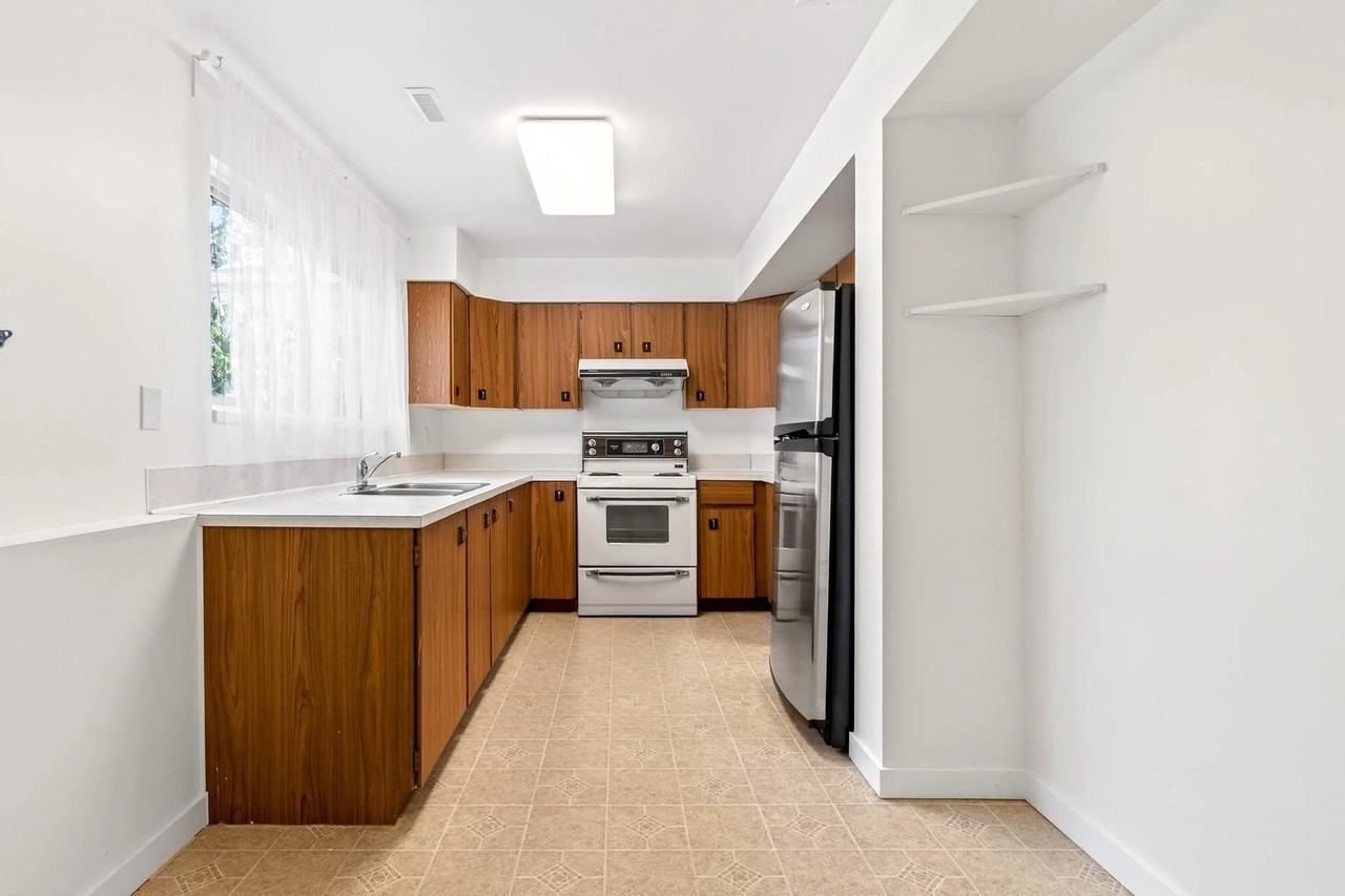 925 Merritt Street - Photo 3 of 14