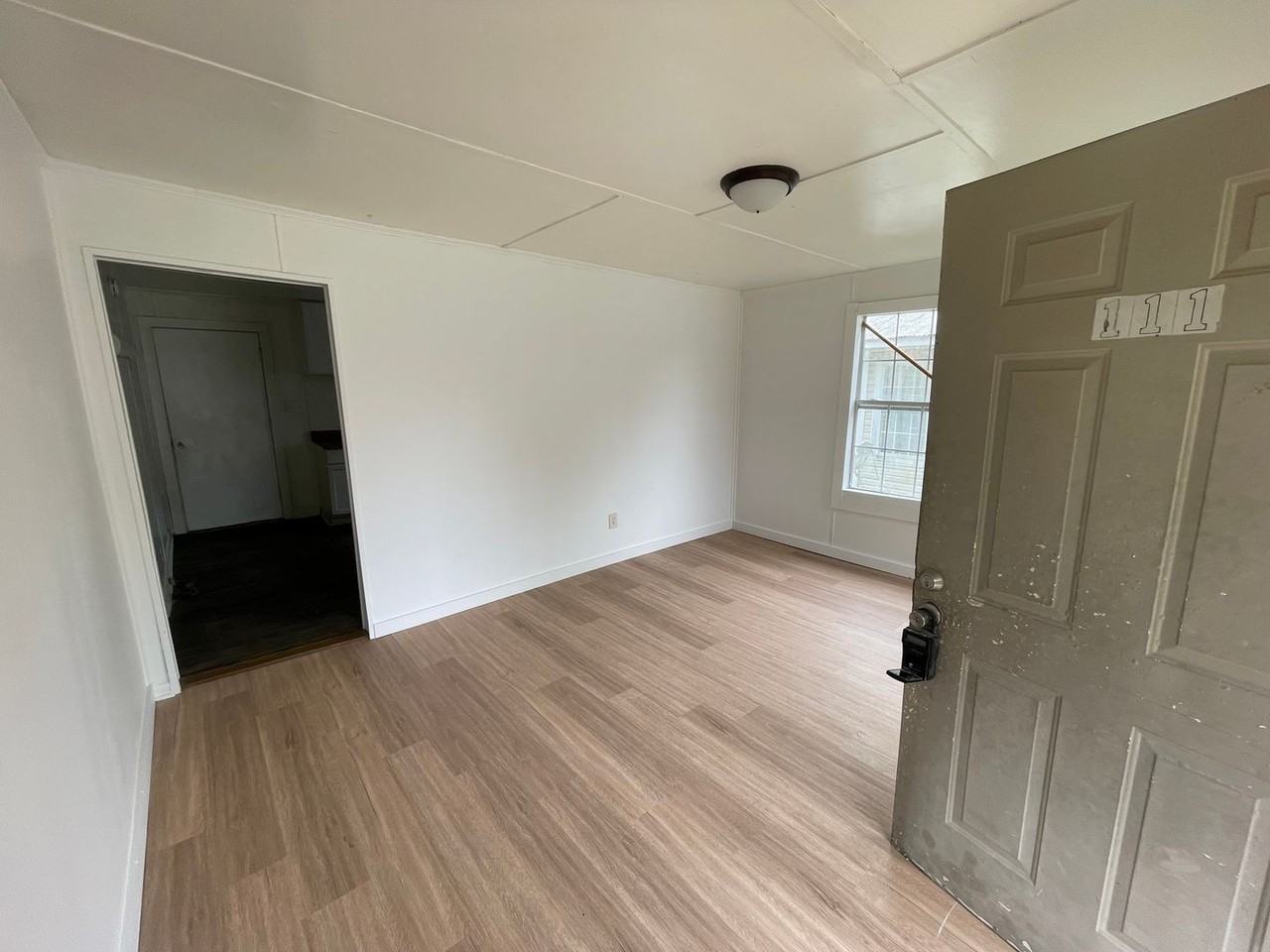 111 Dora St - Photo 2 of 21