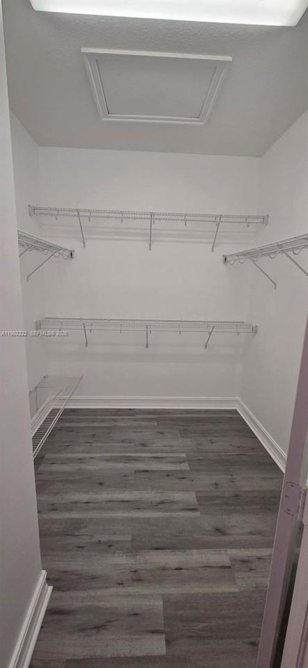 106 Riverwalk Circle East - Photo 5 of 11
