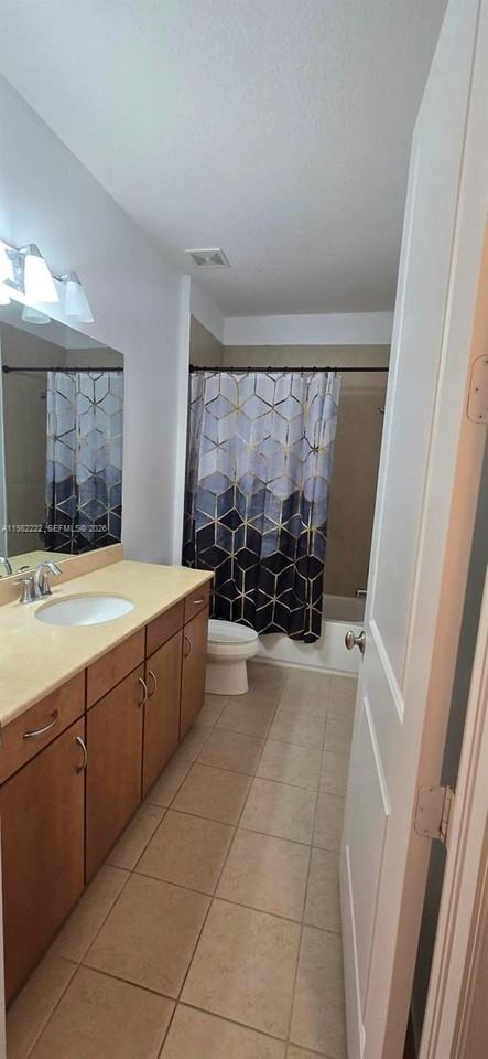 106 Riverwalk Circle East - Photo 7 of 11