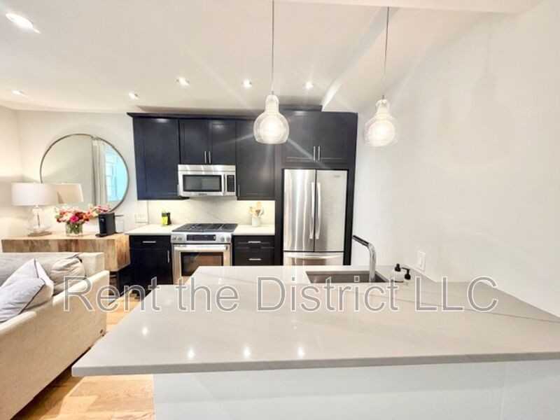 2926 Porter St Nw #107 - Photo 3 of 18