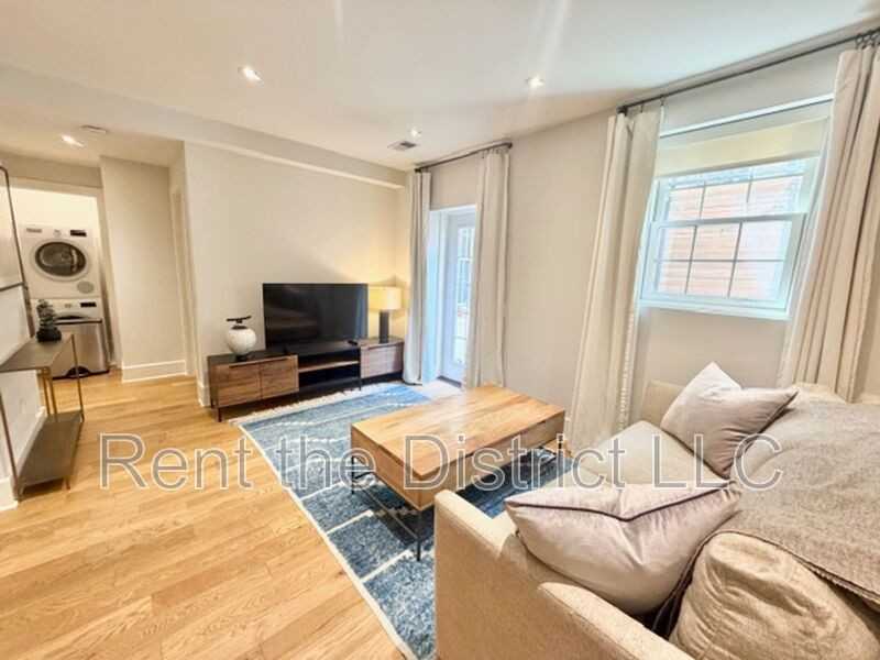 2926 Porter St Nw #107 - Photo 7 of 18