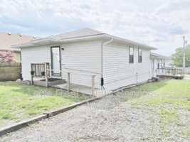 featured image of 2502 Cedar St