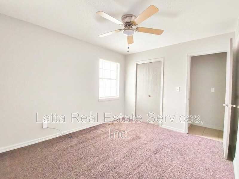 2502 Cedar St - Photo 7 of 9