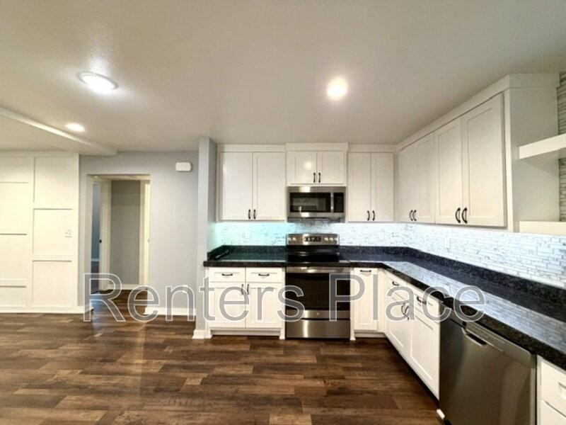 415 S Victor Ave #1 - Photo 7 of 12