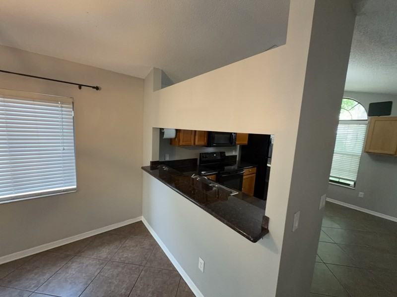 2201 Grasmere Dr - Photo 3 of 23