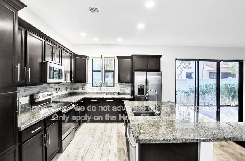 20975 Nw 1st Ct - Photo 4 of 22