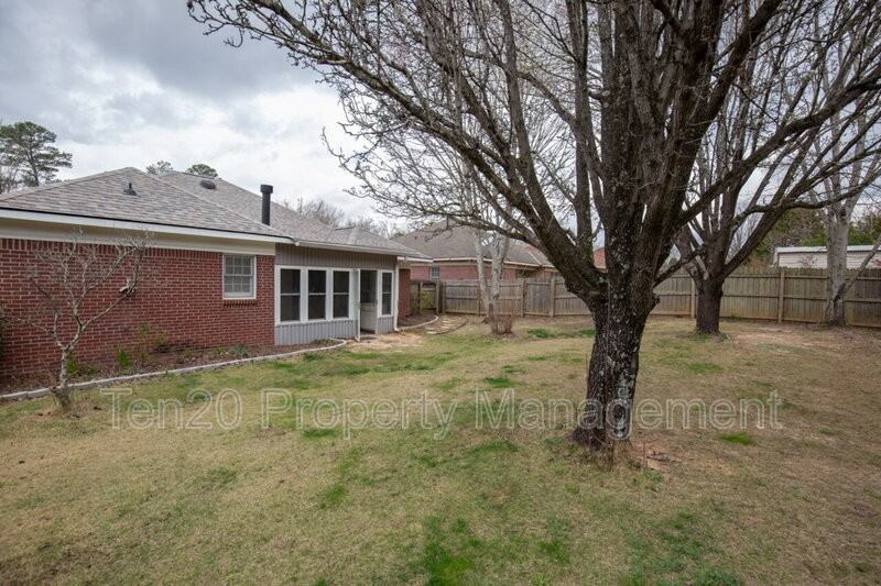 6040 N Pointe Dr - Photo 2 of 23