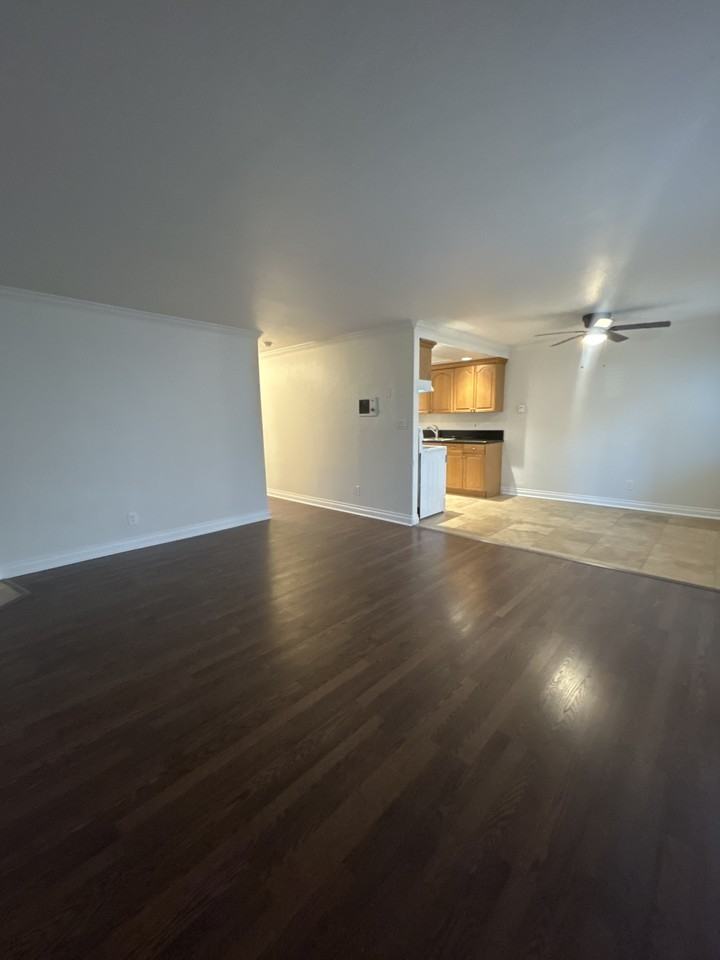 234 Daisy Avenue #B - Photo 7 of 25