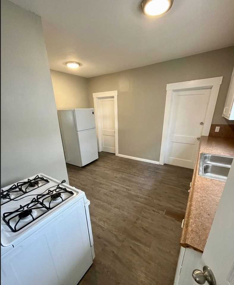 2530 Pierce St - Photo 3 of 8