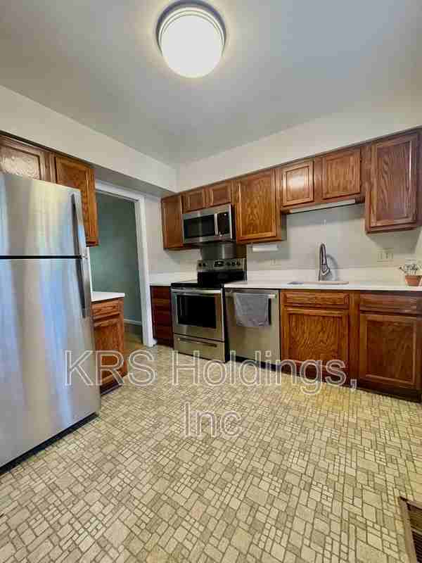 613 N Abingdon St - Photo 2 of 18