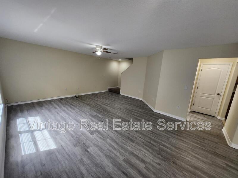 10932 Keys Gate Dr - Photo 4 of 25