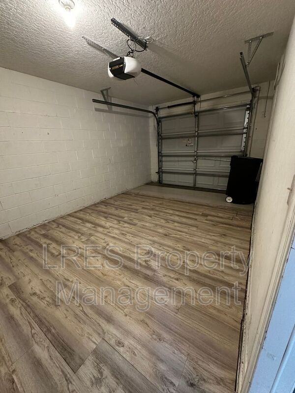 2825 Cliffe Ct - Photo 5 of 40