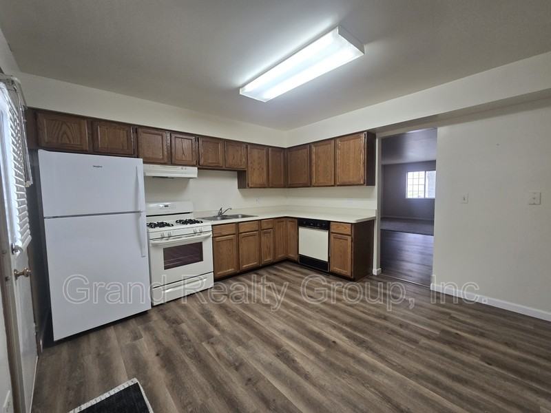 577 Anita Ave #1S - Photo 5 of 13