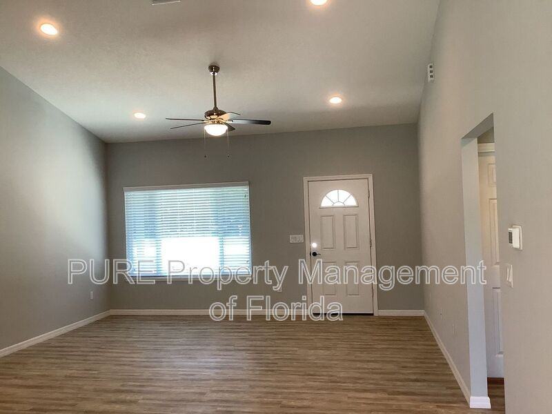251 Marion Oaks Crse - Photo 3 of 33