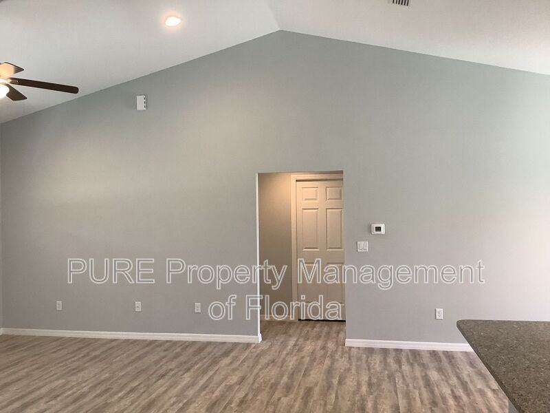 251 Marion Oaks Crse - Photo 5 of 33