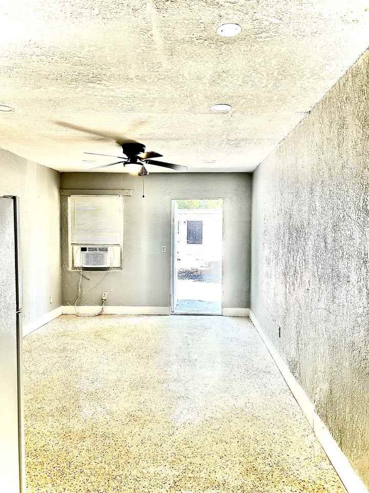 430 N Charles St #9 - Photo 5 of 22