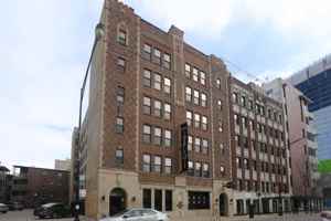 featured image of 846 W Montrose Ave #402