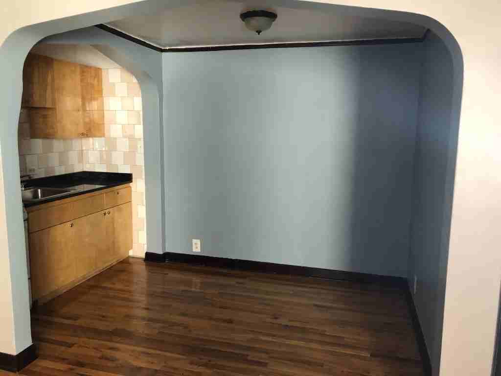 846 W Montrose Ave #402 - Photo 2 of 16