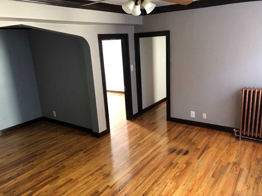 846 W Montrose Ave #402 - Photo 3 of 16