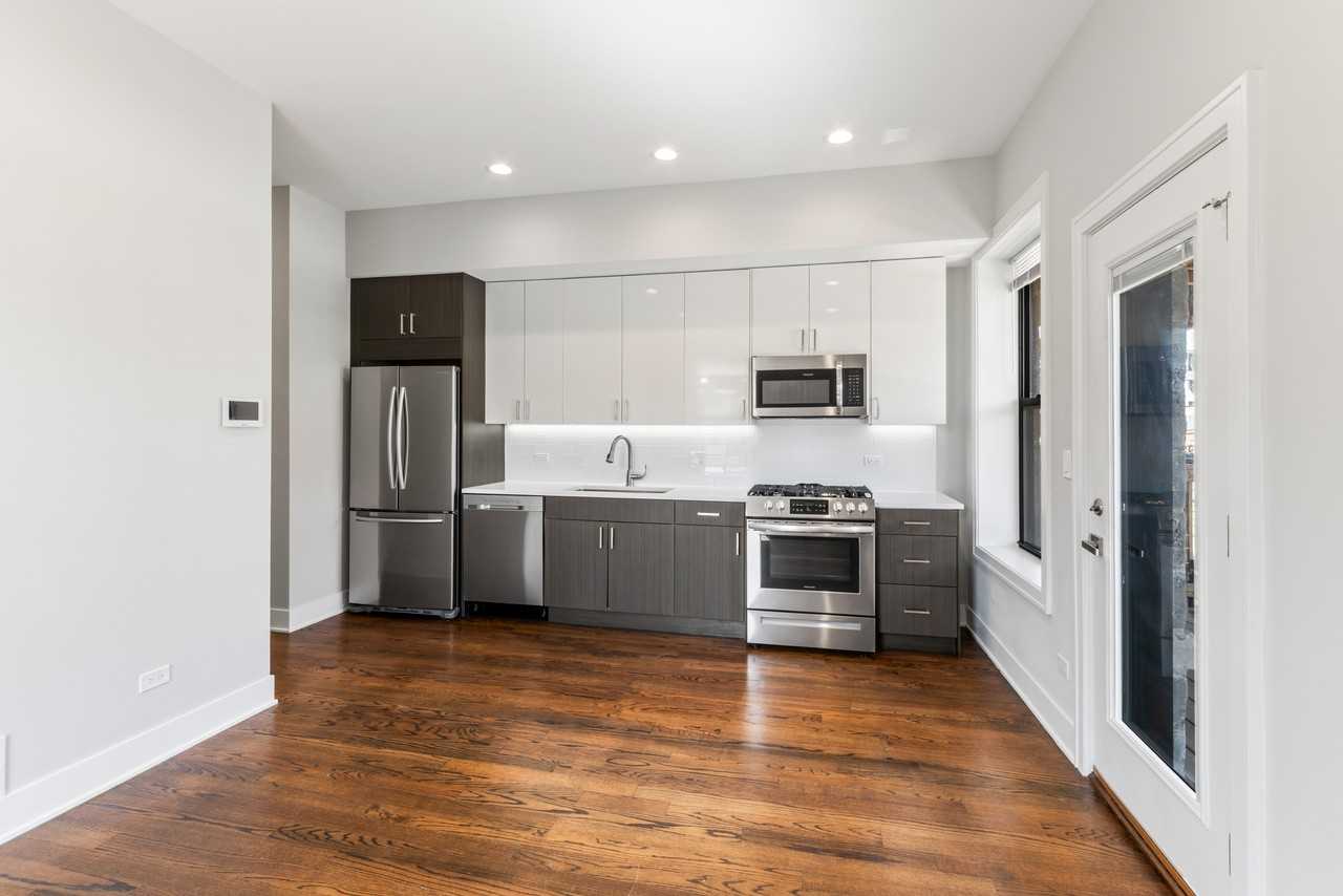 1472 W Summerdale Ave #2RE - Photo 3 of 20