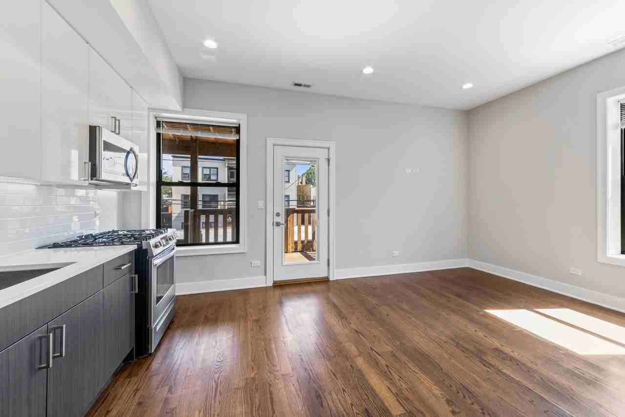 1472 W Summerdale Ave #2RE - Photo 5 of 20