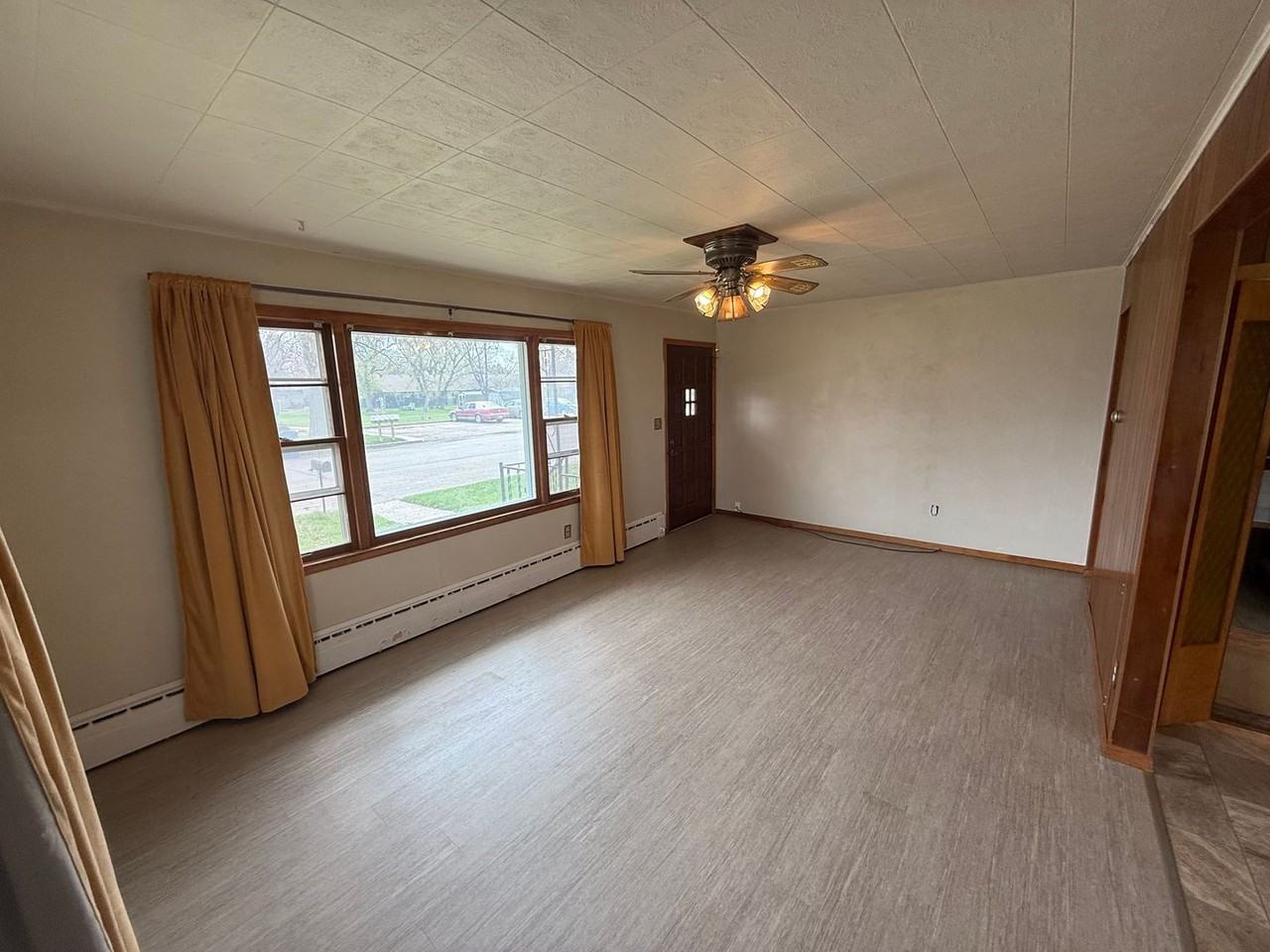 735 C Ave Ne - Photo 3 of 31