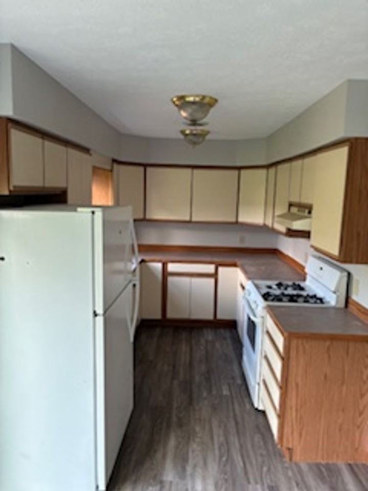 221 Coulter St - Photo 5 of 16