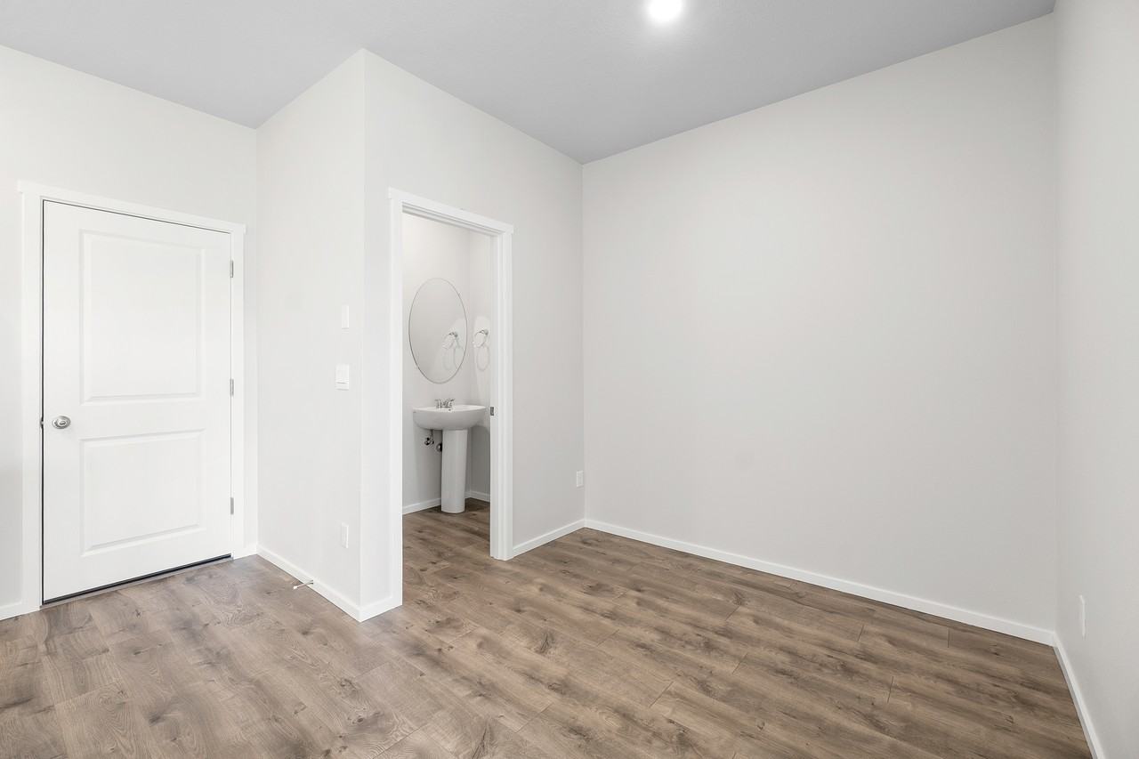 3556 Southwest Hartley Avenue - Photo 6 of 23