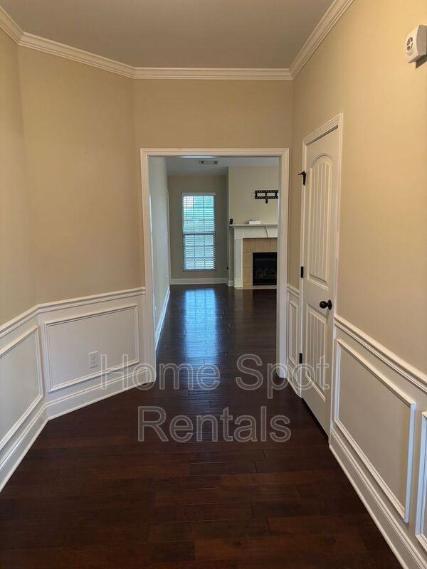 4811 Lost Creek Dr - Photo 3 of 31