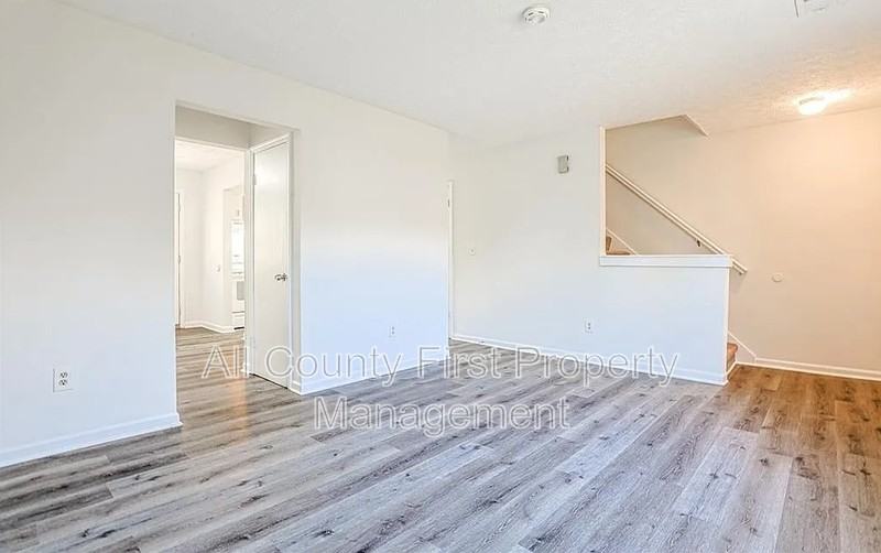 732 S Candler St - Photo 3 of 15