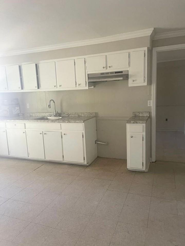2852 69th Ave - Photo 5 of 17