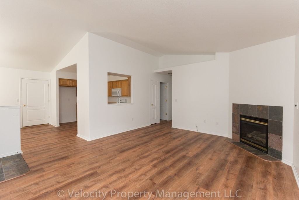2505 Ne 7th Ln - Photo 2 of 10