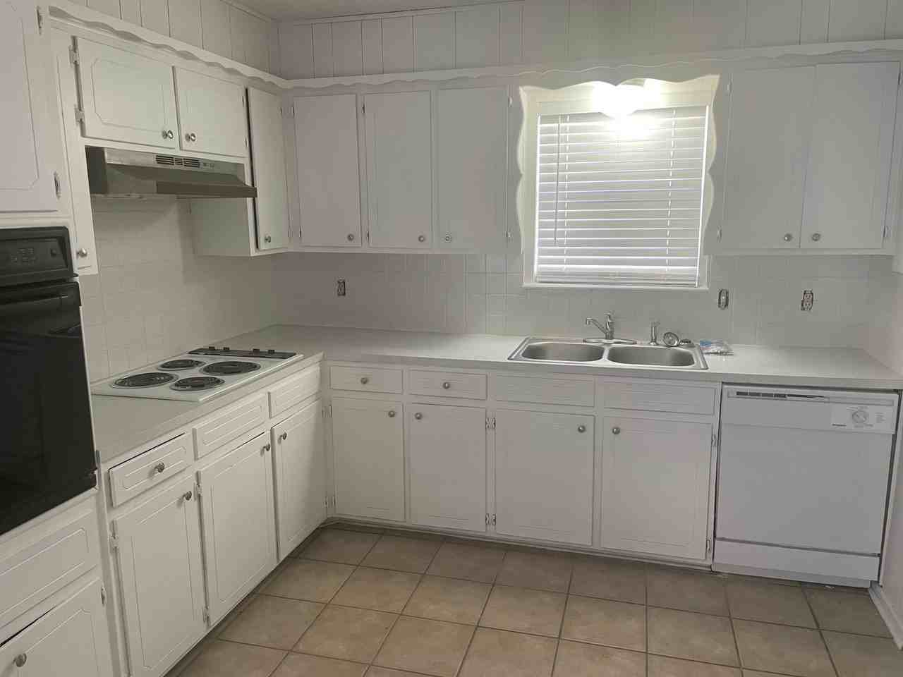 5519 18th St - Photo 6 of 13