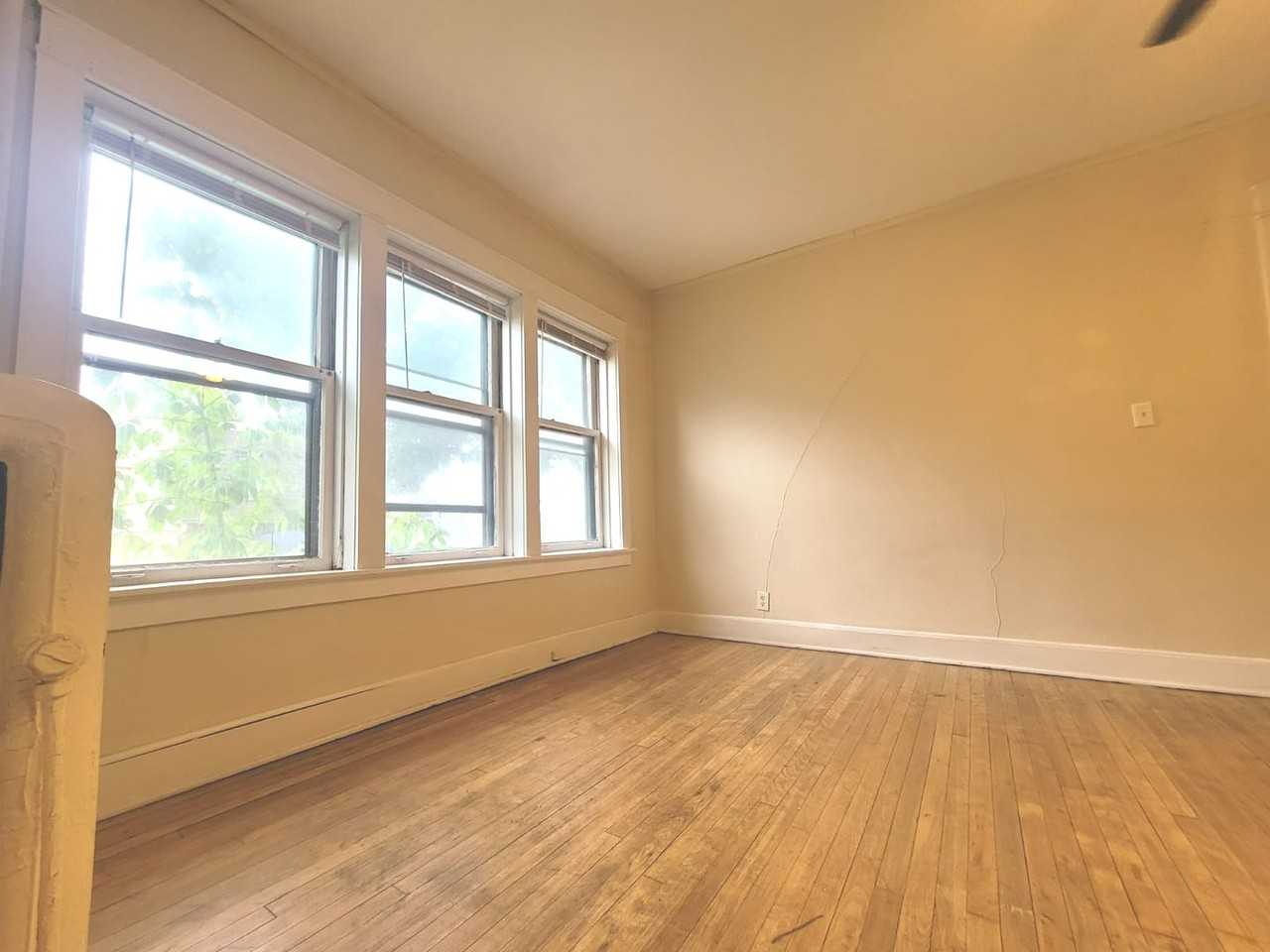 719 Knapp - Photo 4 of 50