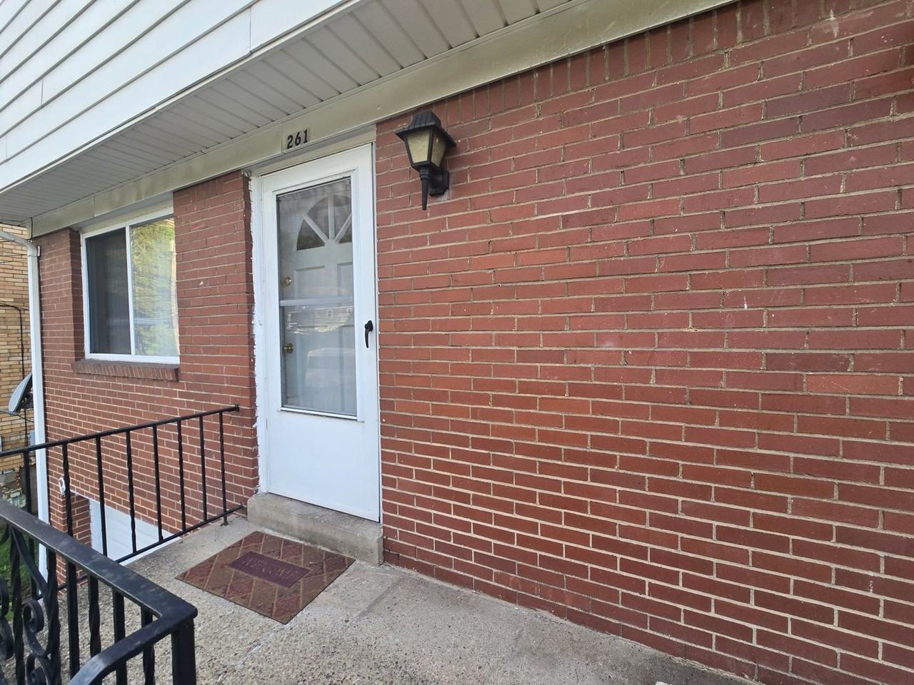 261 Universal Rd - Photo 3 of 15