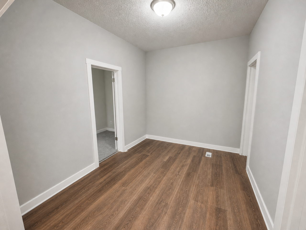 3005 E 19th Ter - Photo 6 of 10