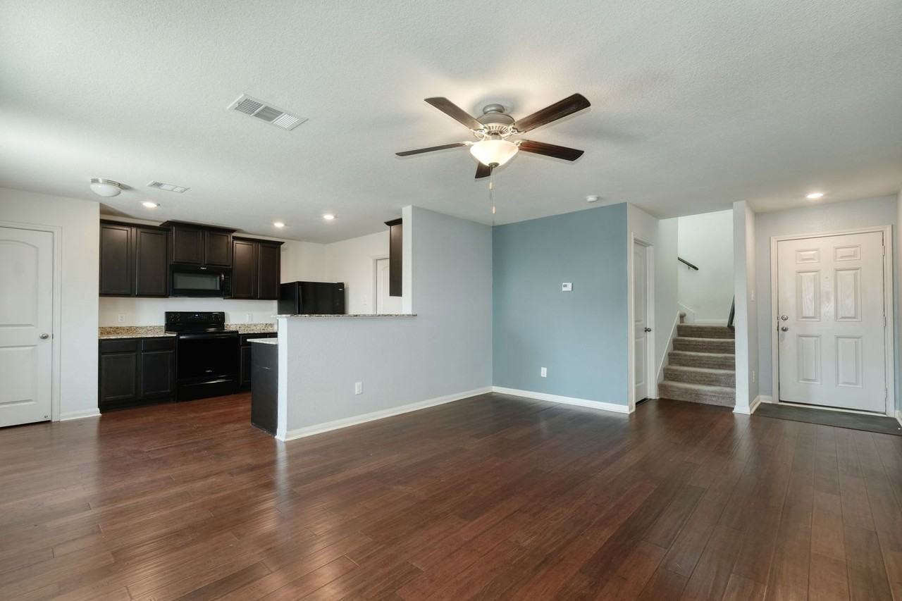 5033 Cressler Ln - Photo 4 of 12