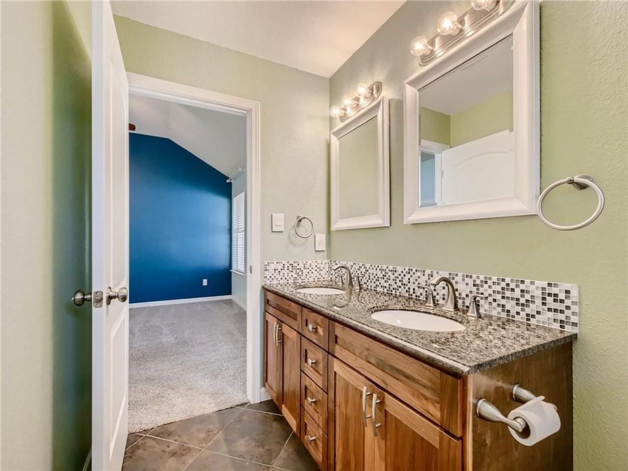 5208 Walnut Grove Ct - Photo 6 of 24