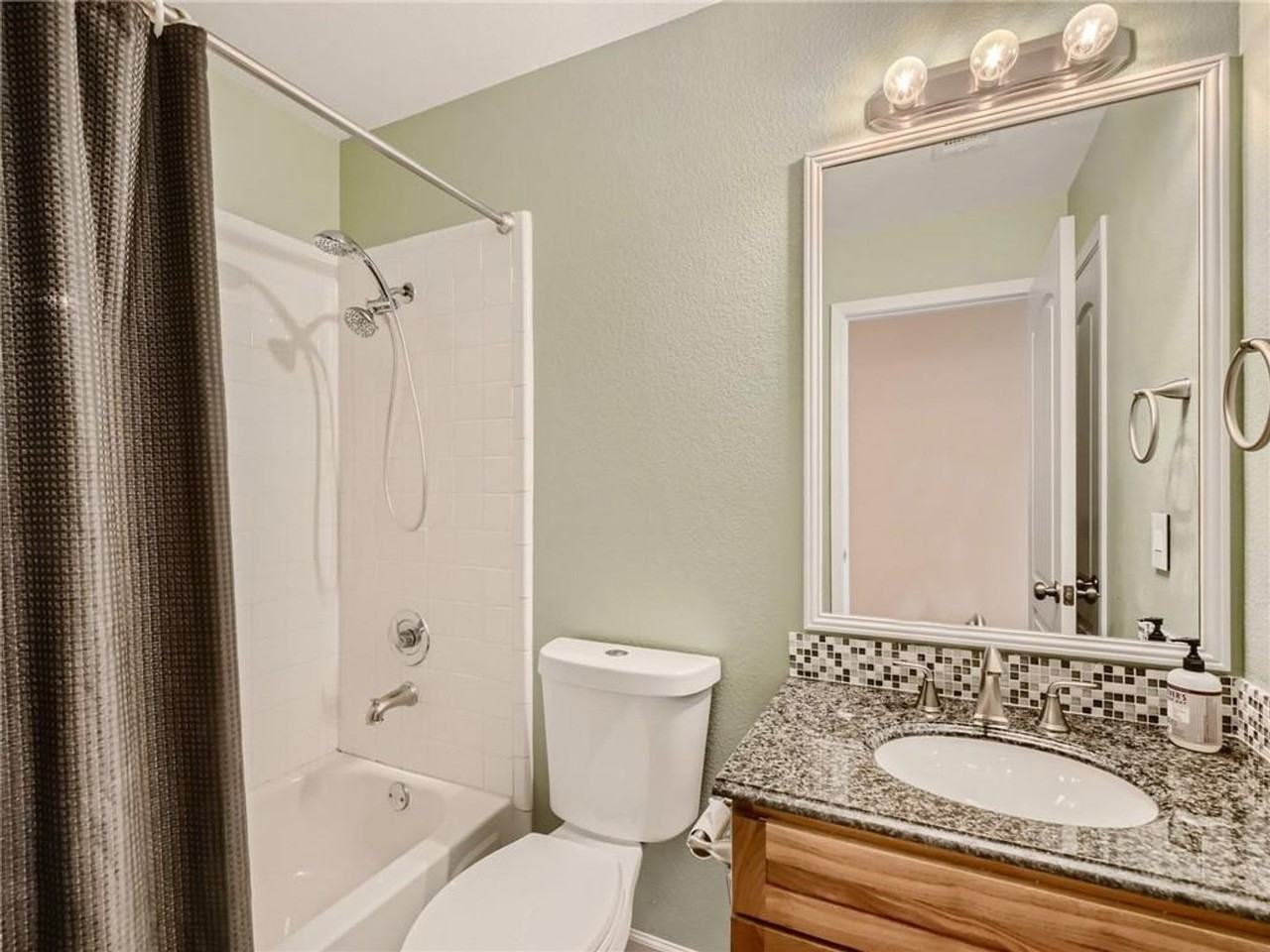 5208 Walnut Grove Ct - Photo 7 of 24