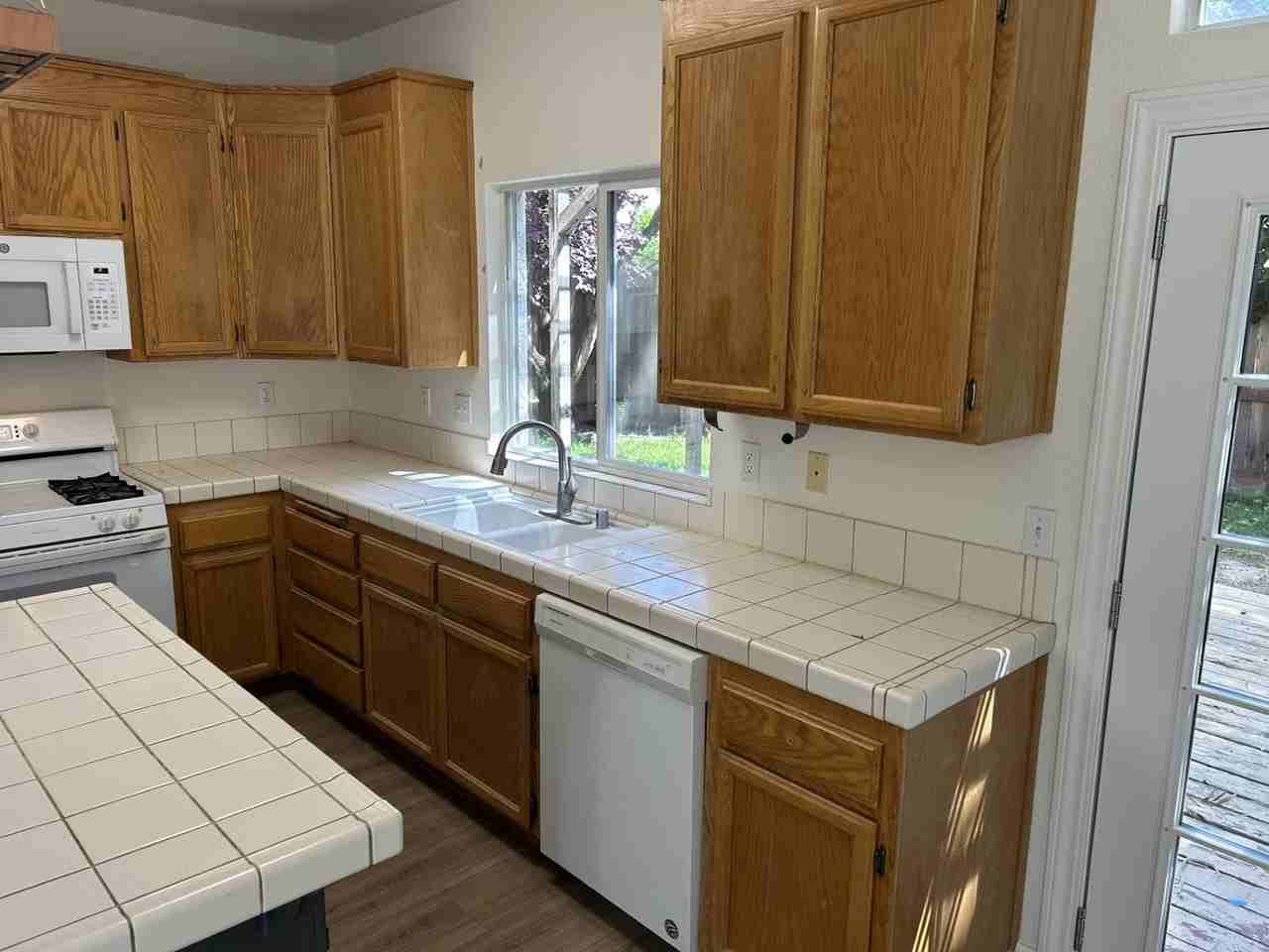 597 Canvasback Ct - Photo 5 of 28