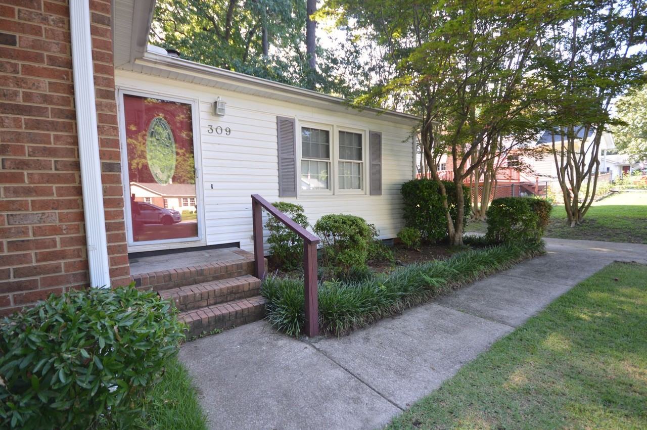 309 Holtz Ln - Photo 4 of 23