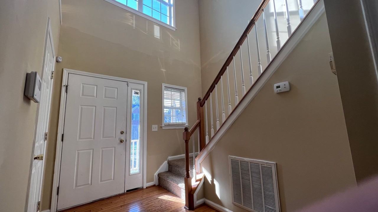 201 Tecumseh Ct - Photo 4 of 35