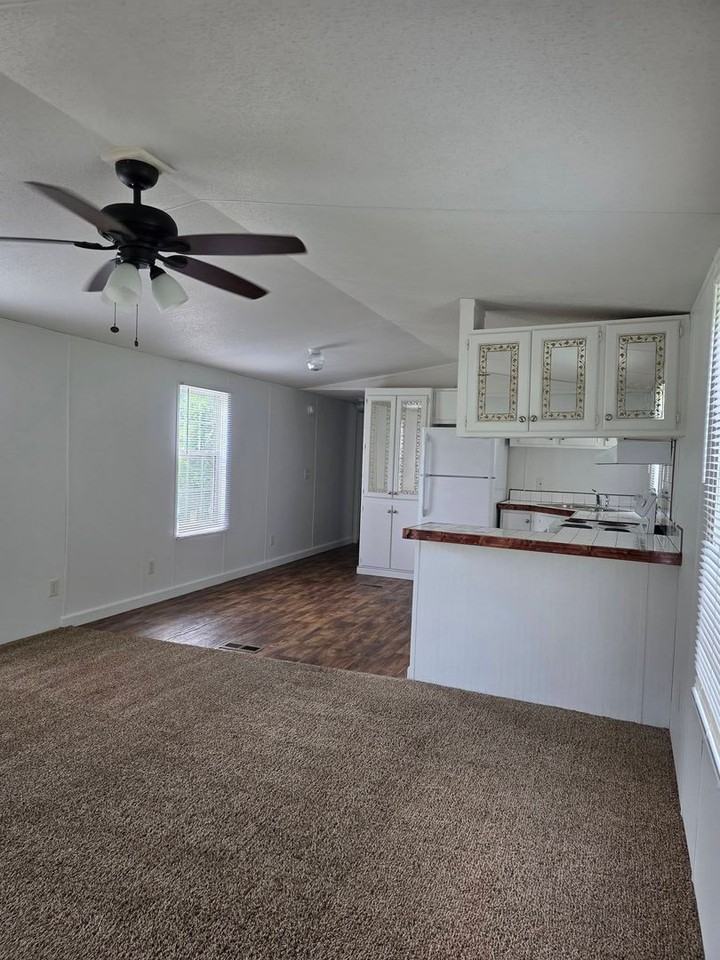 645 Bonfire Dr - Photo 3 of 9