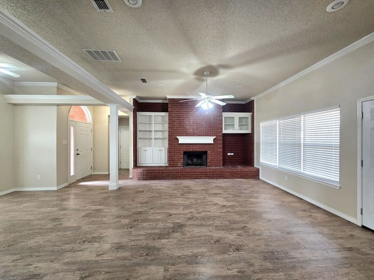 1940 77th St - Photo 3 of 23