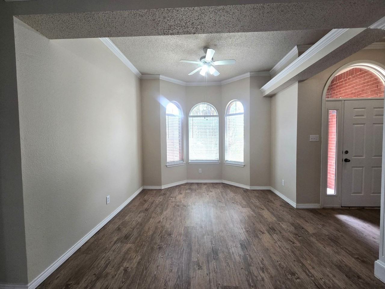 1940 77th St - Photo 5 of 23