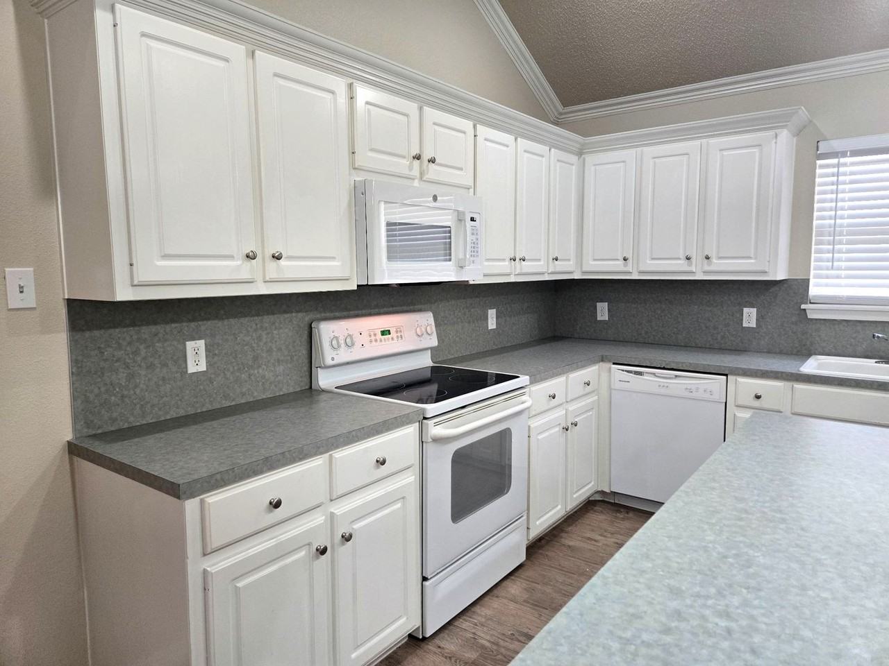 1940 77th St - Photo 7 of 23