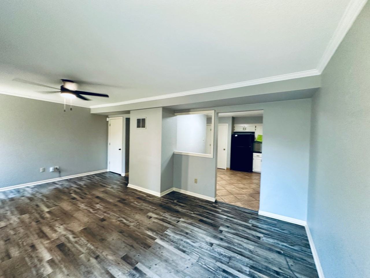 1423 E 125th Ter #D - Photo 4 of 14